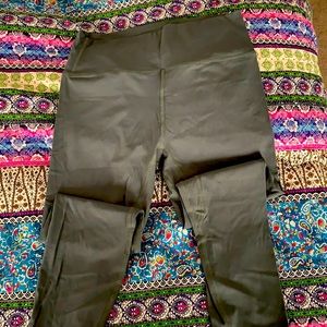 Zyia XXL brilliant olive Capri